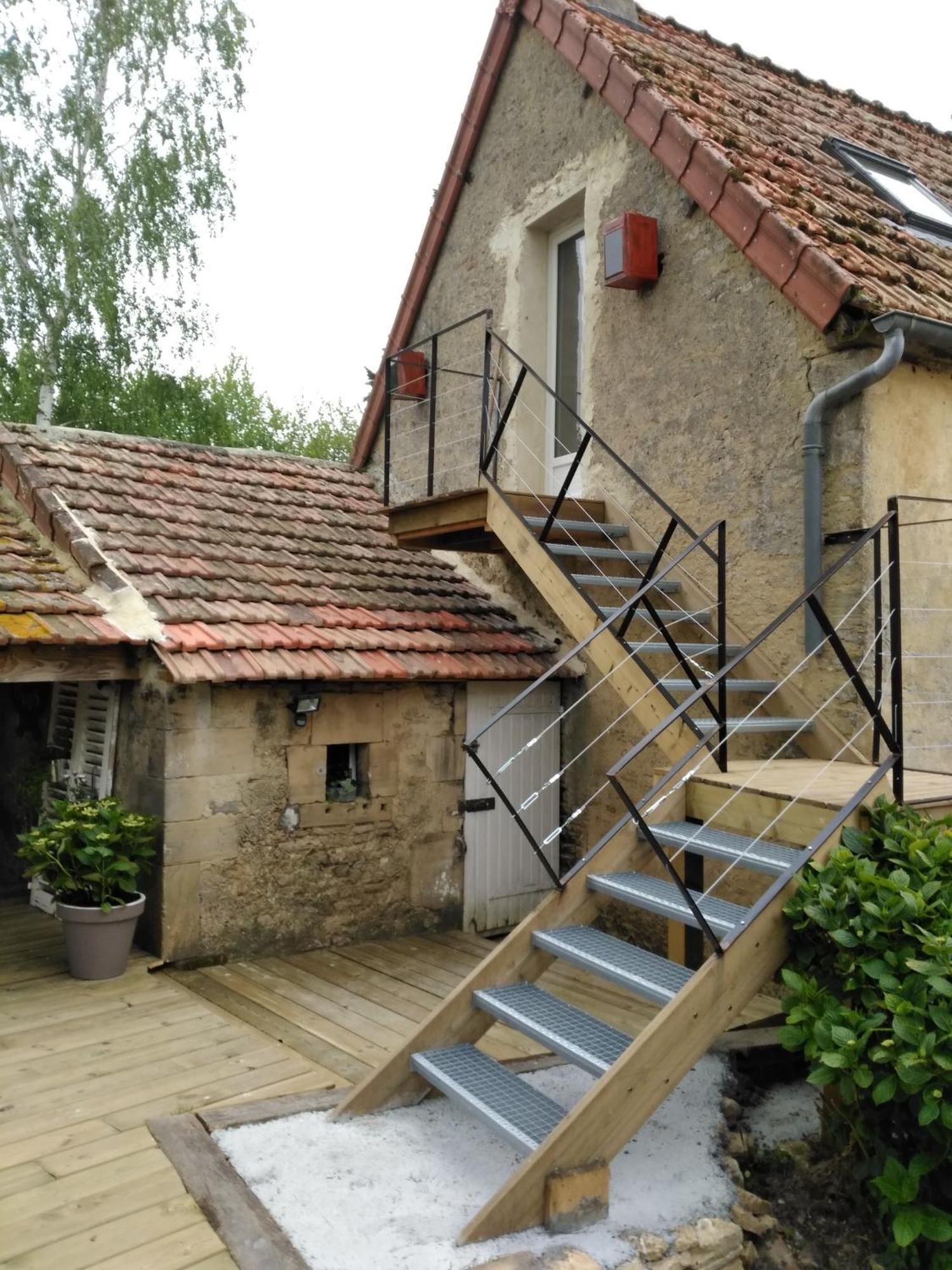 O Grenier De L'Artiste Apartment Bazenville Exterior photo